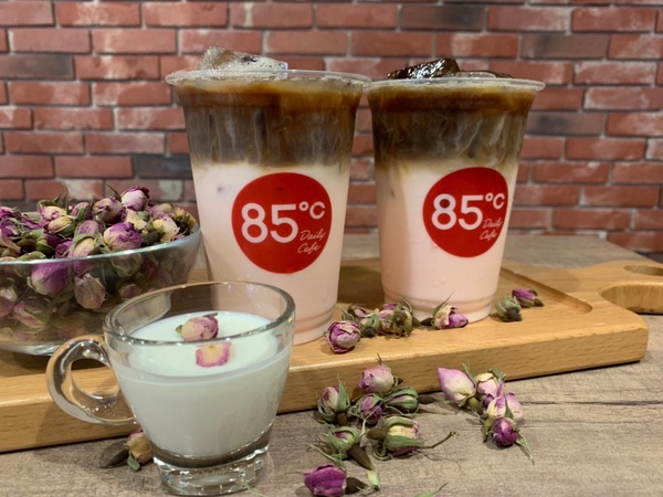 9家飲料咖啡「12月新品、優惠」麻古茶坊、CoCo買一送一,85度C粉色咖啡新登場!