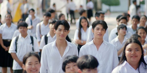 全球逾8.21億次觀看！爆紅BL劇《2gether電影版》12月上映，天菜CP上演畢業後同居點滴