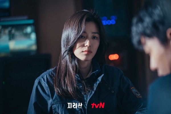 12月首週韓劇話題度TOP10：《成為你的夜晚》3.58%