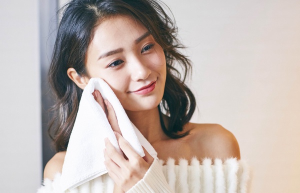 萬用修復霜推薦1：伊莉莎白雅頓 八小時潤澤霜