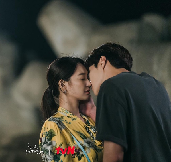 2021Netflx韓劇「全球播放量」Top10！宋江3劇進榜，金宣虎《海岸村恰恰恰》第七名，韓素希《以吾之名》打敗《文森佐》成世界第三
