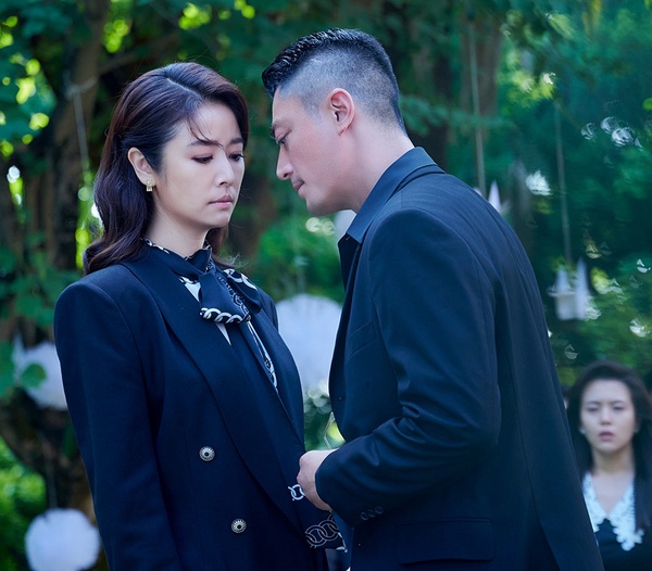 想看他們演《華燈初上》！網推天心演酒店小姐PK楊謹華，還推阿信演「那卡西樂隊」嗨爆酒店