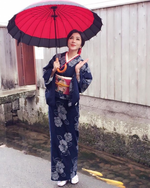 想看他們演《華燈初上》！網推天心演酒店小姐PK楊謹華，還推阿信演「那卡西樂隊」嗨爆酒店