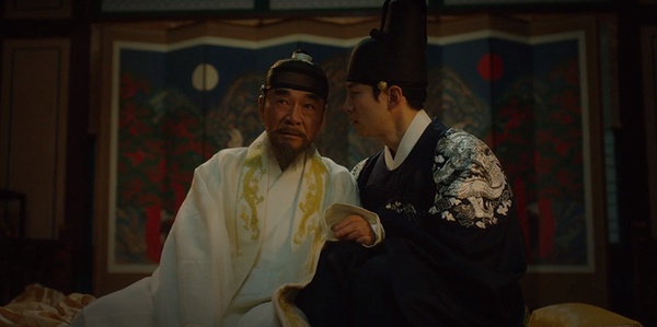 《衣袖紅鑲邊》李俊昊哭戲藏魔鬼細節！阿公駕崩，他「心碎到說不出話」連聲音都有戲！