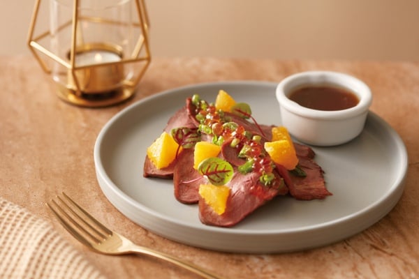 首間迴轉餐酒館！爭鮮「樂鮮Sushi bar」營業至凌晨3點、每盤40元起、調酒第2件5折優惠