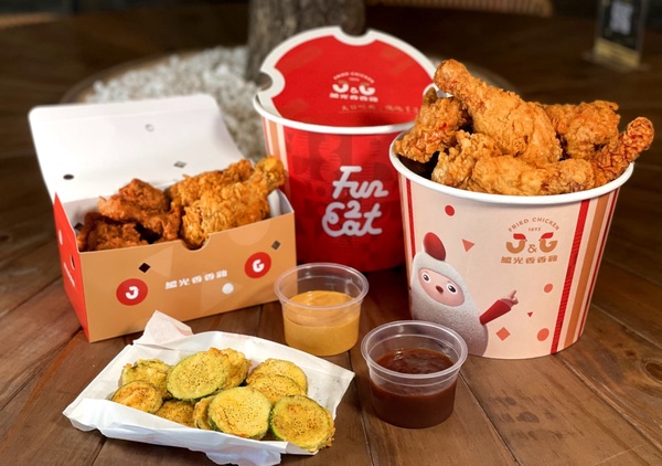 7家速食炸雞「2021聖誕優惠」！麥當勞、肯德基皆買一送一，拿坡里炸雞12塊免200元！