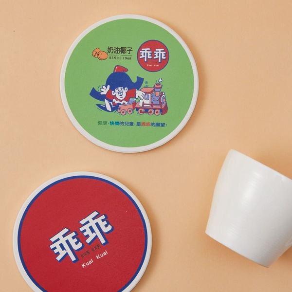放大版乖乖！HOLA聯名乖乖推10款雜貨，乖乖存錢桶、香皂太可愛，乖乖造型抱枕鐵粉必收
