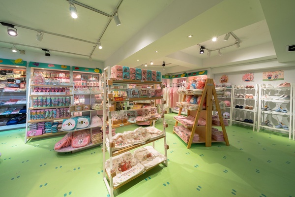 「卡娜赫拉快閃店」即日起開幕！小農造型P助&粉紅兔兔超萌，7大打卡點+限定周邊必收集