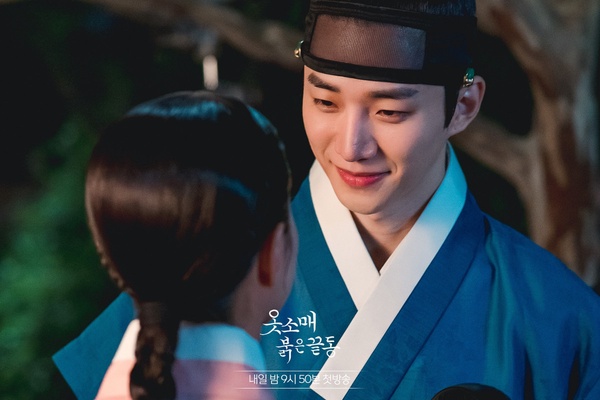 《衣袖紅鑲邊》劇版沒演的小說片段!小說「圓房」比劇版更慾,李祘不但超寵兒子,還是大醋王