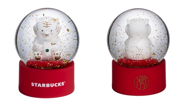 星巴克虎年水晶球！星巴克全新虎年系列水晶球必收，加推新品「洋梨醇濃抹茶那堤」