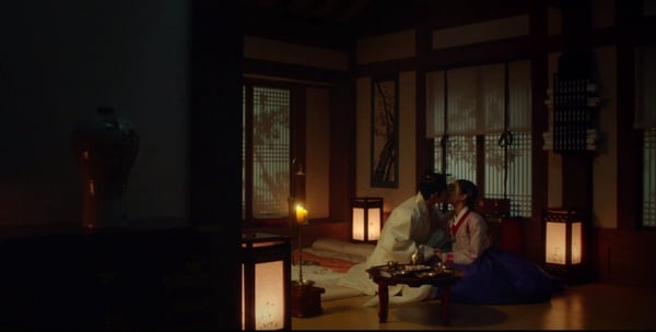 原本真是19禁！《衣袖紅鑲邊》「祘親吻她紋身」圓房戲被刪光，《鬼怪》孔劉超慾吻戲也不完整