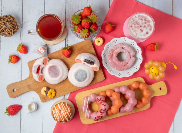 Mister Donut 草莓季甜甜圈來了，首推「大福波堤」，Q彈大福＋草莓醬太讚，再享買6送3