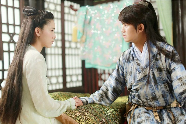 陸劇男神「螢幕初吻」5：任嘉倫拍《通天狄仁杰》給了闞清子