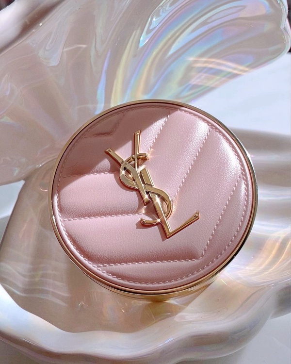 YSL 2022限量氣墊搶先看！情人節紅絲絨氣墊、夢幻粉氣墊絕美登場，極致黑氣墊奢華必收