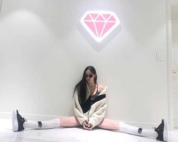 《那年,我們的夏天》金多美「比門高」!7位女星身高趣事,金秀賢「墊木板」才能和全智賢拍照