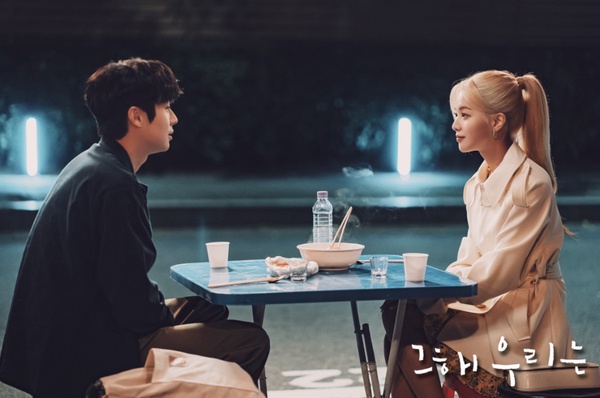 Netflix《那年我們的夏天》藏台灣彩蛋！14個電影標題解析，《美麗人生》指志雄身世，結局標題曝光？