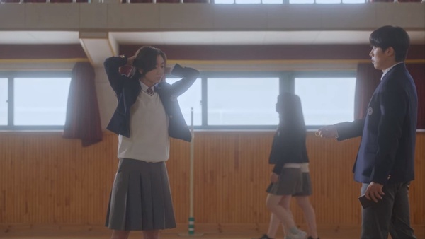 Netflix《那年，我們的夏天》志雄實慘！不只是愛情的局外人，「渴望的愛從來沒得到」親媽傷害了他一生