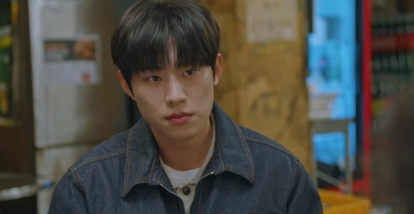 Netflix《那年，我們的夏天》志雄實慘！不只是愛情的局外人，「渴望的愛從來沒得到」親媽傷害了他一生
