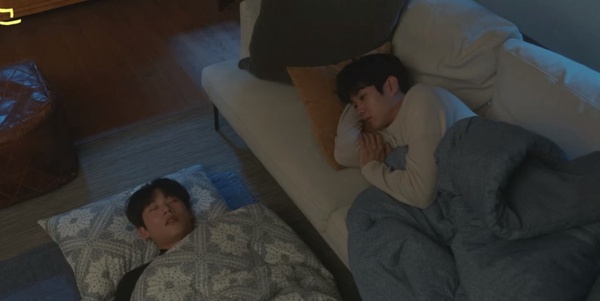 Netflix《那年，我們的夏天》志雄實慘！不只是愛情的局外人，「渴望的愛從來沒得到」親媽傷害了他一生