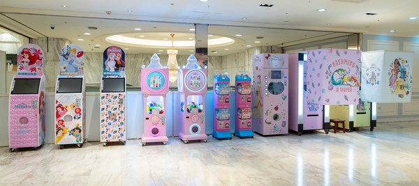 南西三越《迪士尼公主限定店》登場！夢幻公主打卡點，150cm小美人魚抱枕、地墊必收