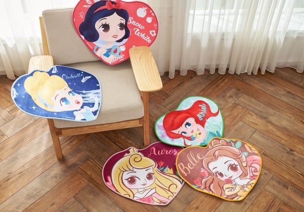 南西三越《迪士尼公主限定店》登場！夢幻公主打卡點，150cm小美人魚抱枕、地墊必收