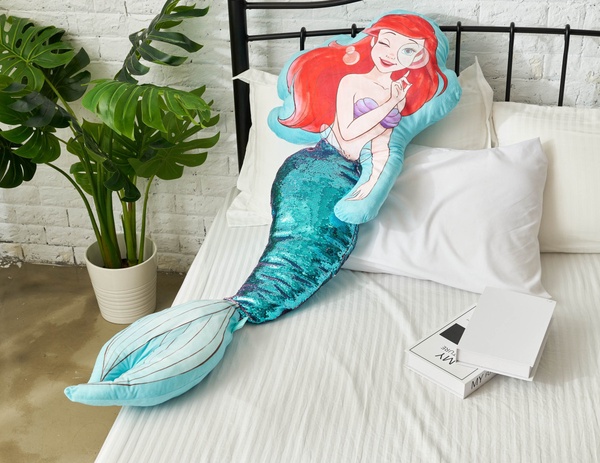 南西三越《迪士尼公主限定店》登場！夢幻公主打卡點，150cm小美人魚抱枕、地墊必收