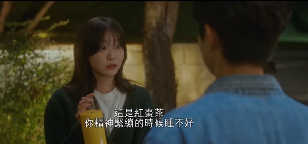 Netflix《那年，我們的夏天》前後呼應！狗狗這幕暗示小雄會離開？2次雨中吻，小雄都「走進延秀的心」