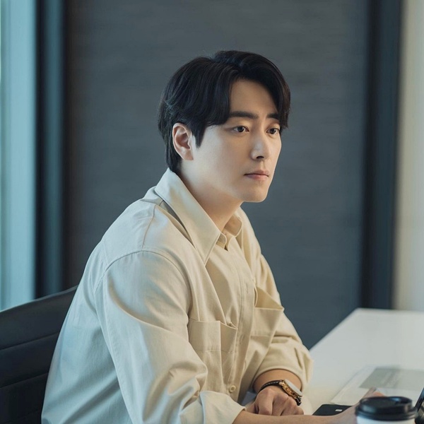 崔宇植、李俊昊熬10年翻紅！韓網熱議星路不順的演員，劉寅娜大齡出道、這位主演都崩了