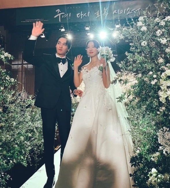韓星「世紀婚禮」！朴信惠結婚穿百萬婚紗&amp;amp;宋仲基宋慧喬婚禮花1億，全智賢花20億最貴！