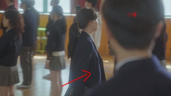 《那年我們》8個魔鬼細節！小雄筆名來自「梵谷」？雄延秀「鞋子不同色」藏超絕巧思！