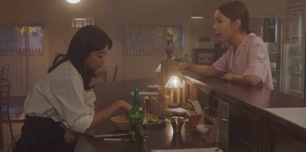 《那年我們》8個魔鬼細節！小雄筆名來自「梵谷」？雄延秀「鞋子不同色」藏超絕巧思！