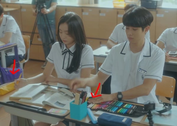 《那年我們》8個魔鬼細節！小雄筆名來自「梵谷」？雄延秀「鞋子不同色」藏超絕巧思！