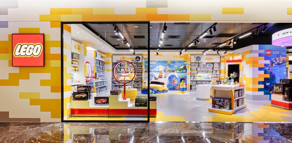 樂高登陸高雄義享！樂高全台最大「未來概念店」新登場，全台首間迷你人偶工廠必玩