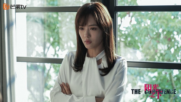 陸劇9個「事業型女主」！趙麗穎《風吹半夏》不戀愛腦，景甜《流光之城》認真搞事業