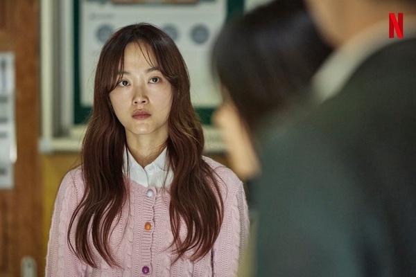 Netflix《殭屍校園》6位「高顏值主角」！《魷魚遊戲》李瑜美甜又媚，朴所羅門當車銀優情敵也不輸?