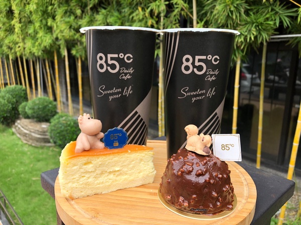 85度C開工優惠「咖啡全系列」第二杯20元！指定蛋糕飲料「優惠組合99元」情人節限定