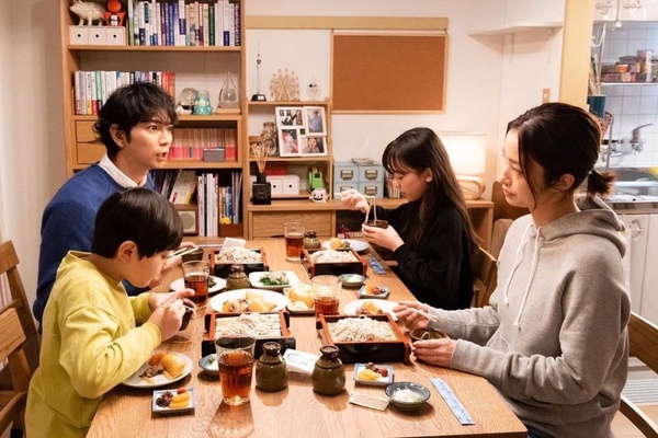 20部「2022日劇」推薦！《金魚妻》妻子外遇大談禁忌戀，佐藤健《初戀》主題曲回憶殺