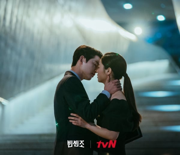 tvN韓劇「首播收視」Top10！南柱赫《二十五，二十一》超越《愛的迫降》，冠軍打敗《哲仁》，評價卻輸慘！