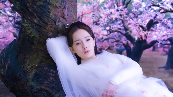 網評近五年「最深入人心的陸劇女主」TOP 3：楊冪 飾演《三生三世十里桃花》白淺