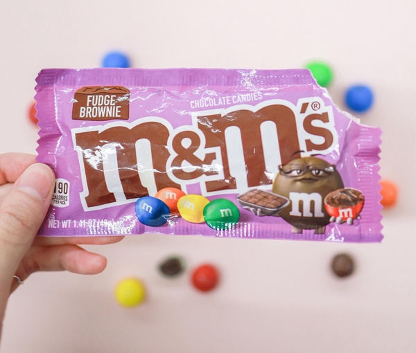 M&M'S巧克力「布朗尼口味」台灣也有了！巧克力包覆扎實布朗尼超酷