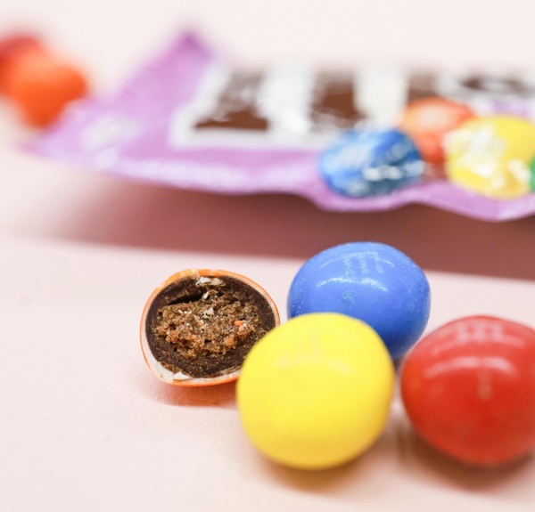M&M'S巧克力「布朗尼口味」台灣也有了！巧克力包覆扎實布朗尼超酷