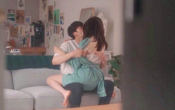 《氣象廳》宋江吻戲太撩！2022超慾韓劇吻戲，《衣袖》霸氣掐脖吻《那年我們》又慾又甜