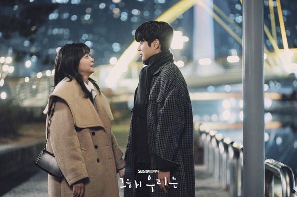 台灣Netflix近期收視排行TOP10！《愛的迫降》再進榜，「這部」贏過《那年我們》奪冠！