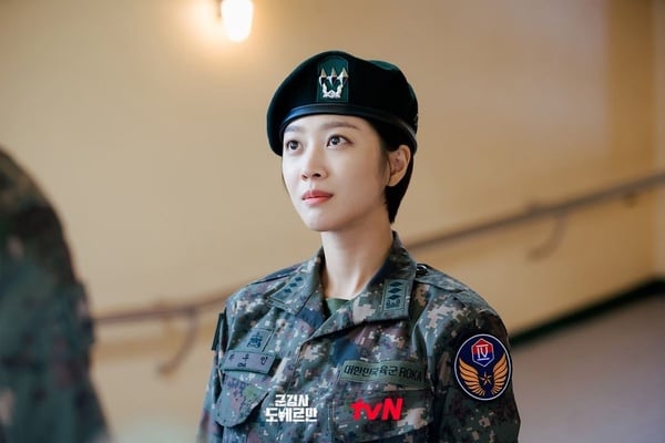 安普賢化身帥氣軍檢！韓國首部軍事法庭劇《軍檢察官多伯曼》3月開播！