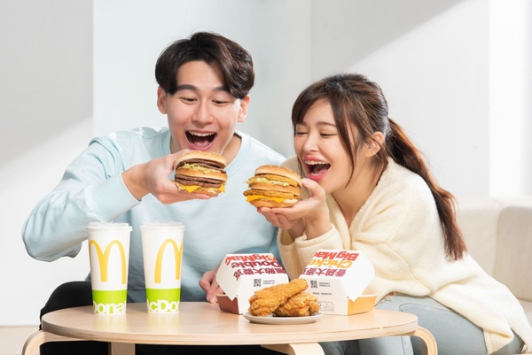 麥當勞新品限時開賣！麥當勞「香鷄大麥克」、「無敵大麥克」，雙層雞排、加倍牛肉必吃