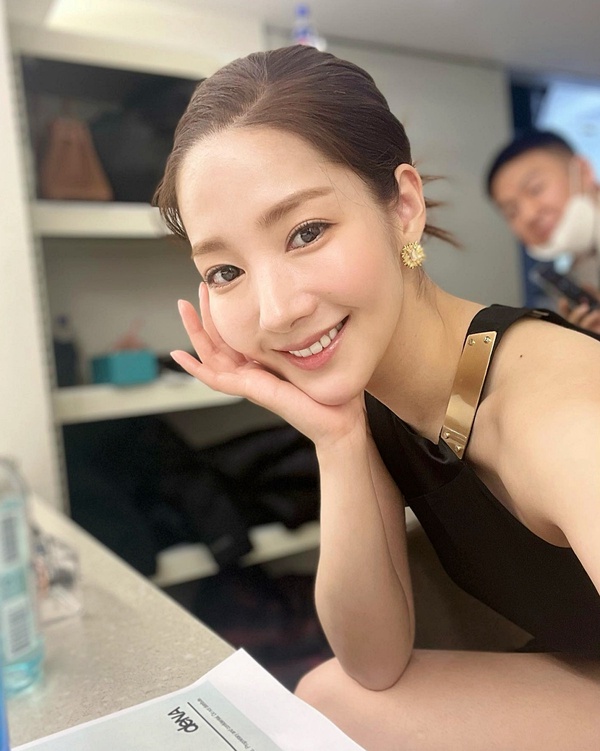 戲路單一的韓劇演員！朴敏英「完美女人」設定惹議，宋慧喬、李敏鎬演來演去都一樣？