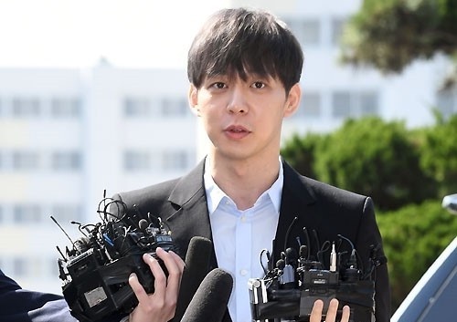 韓星打臉發言！柳俊烈「我對錢沒興趣」卻炒房惹議，朴有天「吸毒就退圈」是最大笑話！