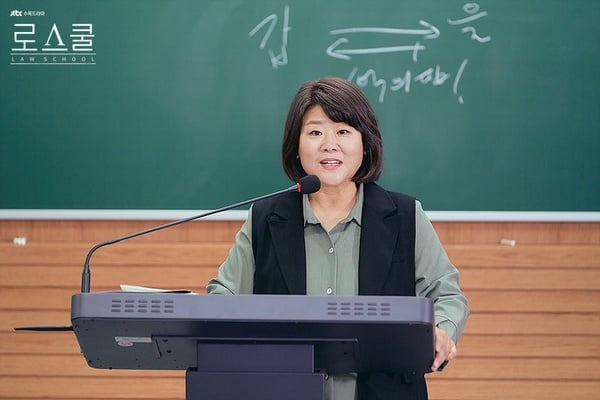 關於《我們的藍調》李姃垠6件事！韓劇「國民媽媽」、演什麼像什麼，出道28年才爆紅！