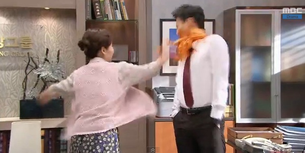 《社內相親》「豬排甩耳光」不是最扯！韓劇獵奇的「食物耳光」，五花肉耳光還不是最噁