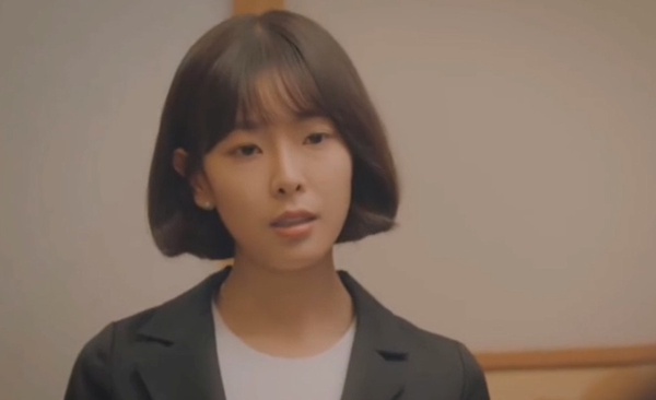 《社內相親》「豬排甩耳光」不是最扯！韓劇獵奇的「食物耳光」，五花肉耳光還不是最噁